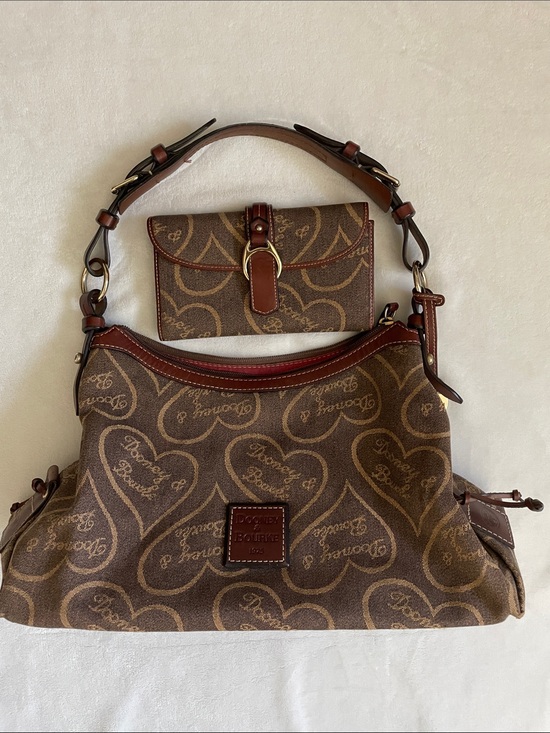 Dooney & Bourke Handbags - Vintage Dooney & Bourke Heart Print Brown Shoulder Purse and wallet set Y2K 90s